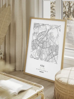 Mise en scène d’un poster Citymap Fès dans un décor moderne - Couleur Beige